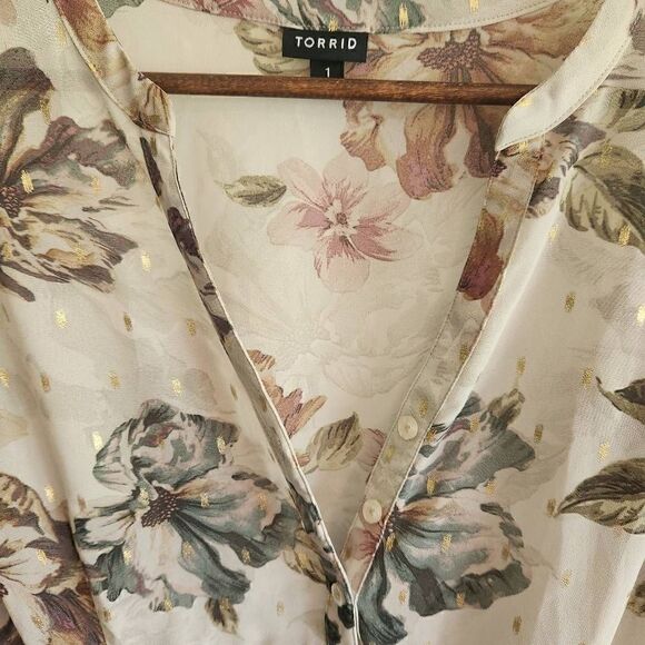Torrid Womens Tunic Blouse 1X Plus Size Floral Chiffon Sheer Hi Lo  Hem - Picture 3 of 4